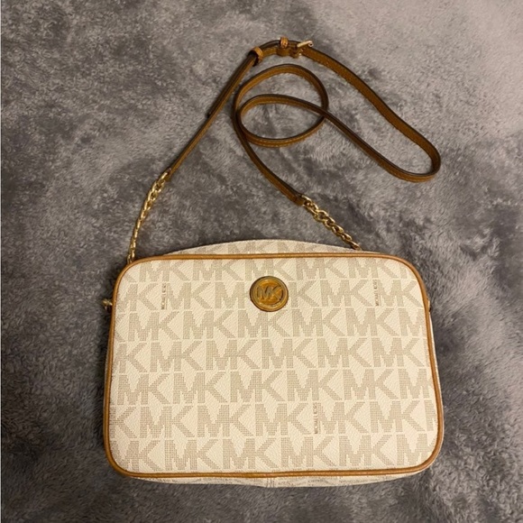 NWT Michael kors crossbody purse - Picture 12 of 12